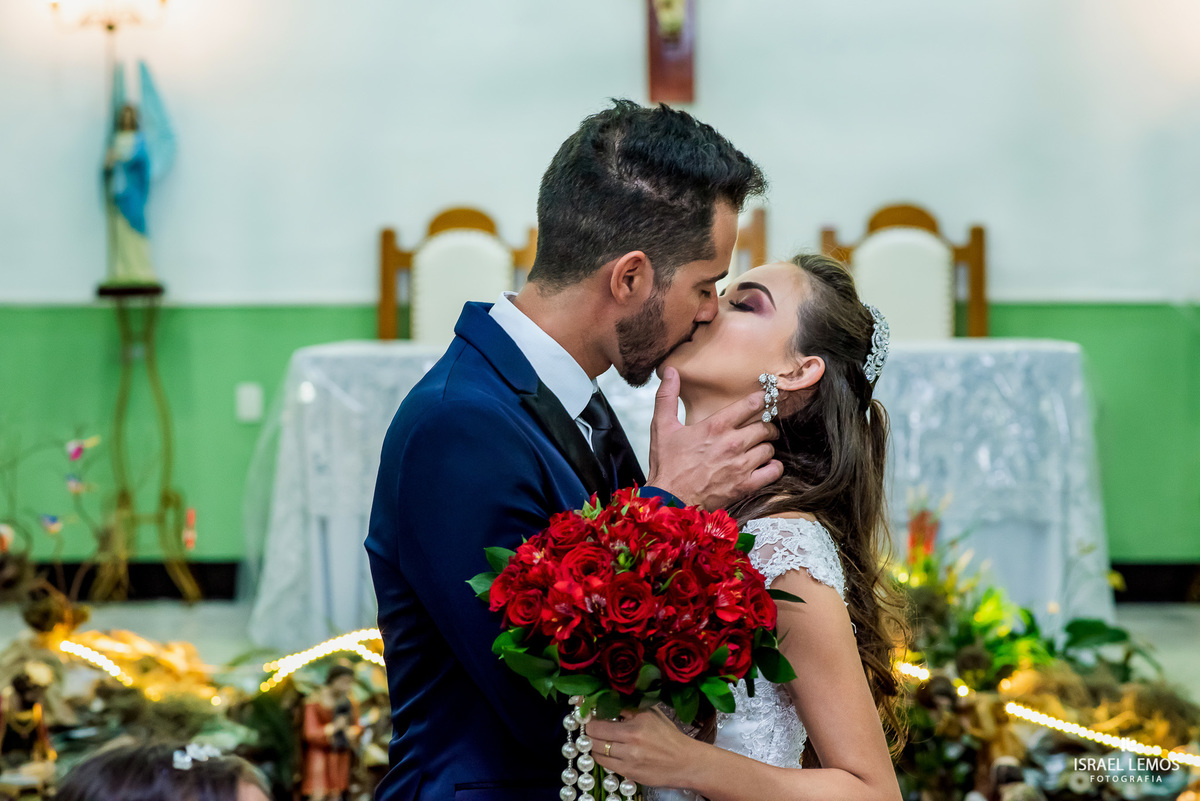 Casamento de Milena e Julio, realizado na Igreja Santo antonio na cidade de Igaratinga/MG, fotografia registrada pelo fotógrafo de casamento Israel Lemos.