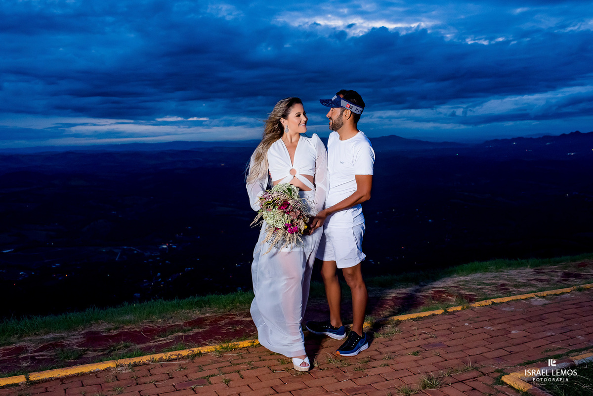 Pré casamento, realizado na cidade brumadinho no inhotim e topo do mundo, fotografia registrada pelo fotógrafo de casamento Israel Lemos.