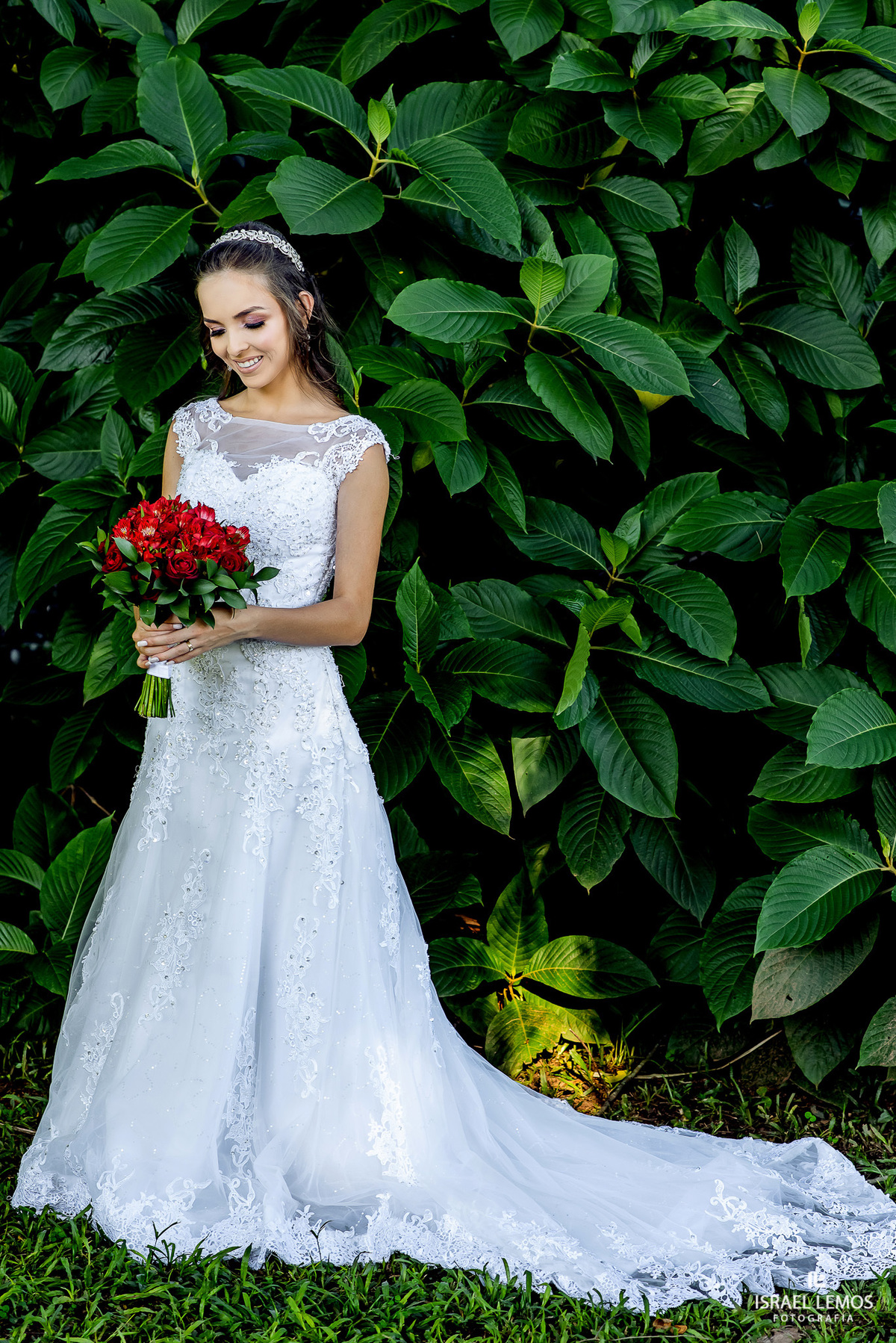 Casamento de Milena e Julio, realizado na Igreja Santo antonio na cidade de Igaratinga/MG, fotografia registrada pelo fotógrafo de casamento Israel Lemos.