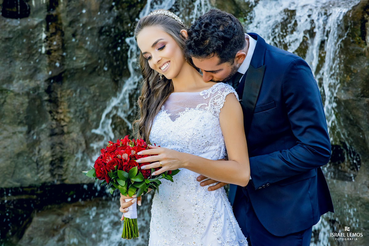Casamento de Milena e Julio, realizado na Igreja Santo antonio na cidade de Igaratinga/MG, fotografia registrada pelo fotógrafo de casamento Israel Lemos.