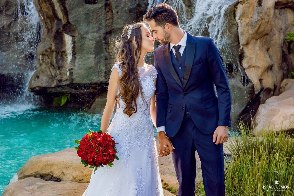 Casamento de Milena e Julio, realizado na Igreja Santo antonio na cidade de Igaratinga/MG, fotografia registrada pelo fotógrafo de casamento Israel Lemos.