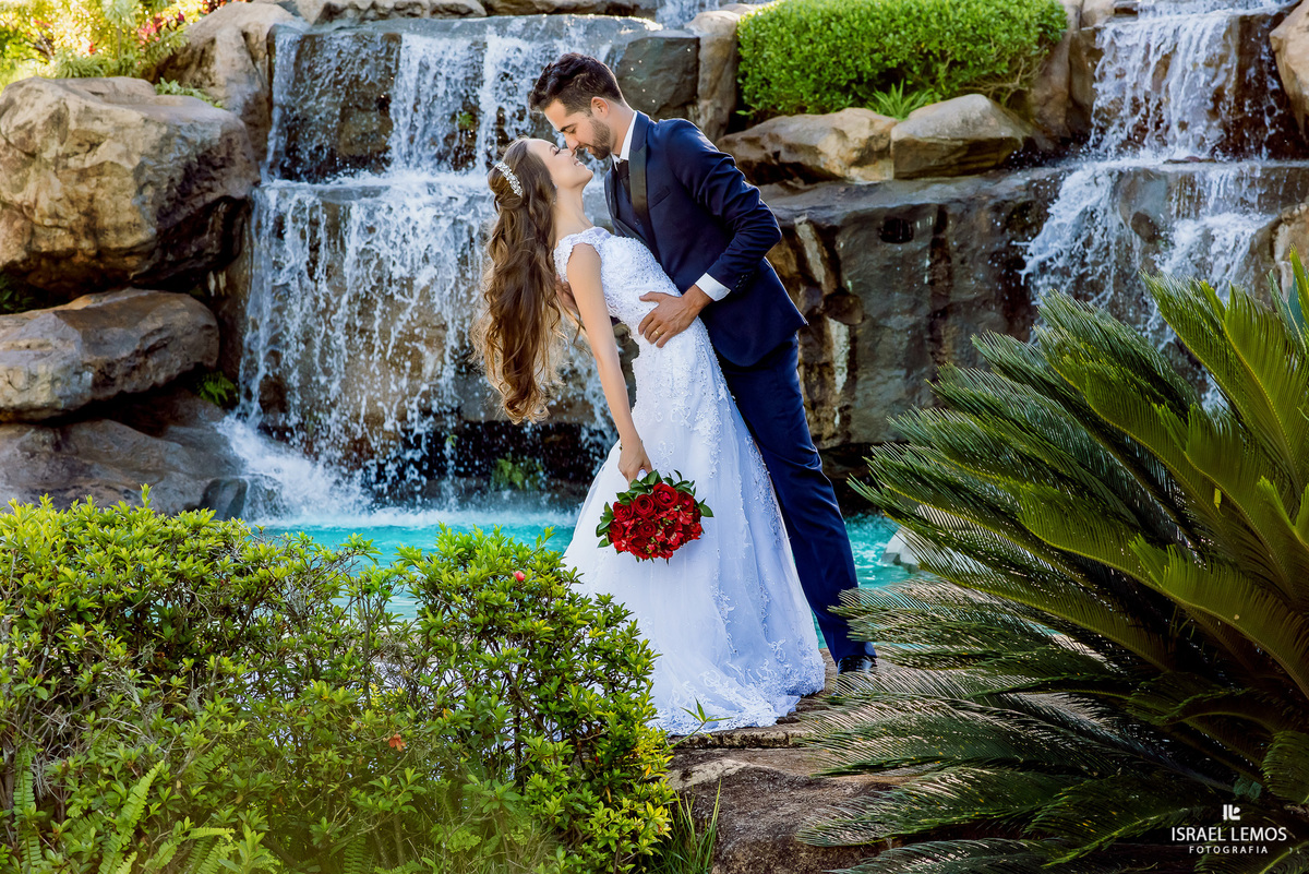 Casamento de Milena e Julio, realizado na Igreja Santo antonio na cidade de Igaratinga/MG, fotografia registrada pelo fotógrafo de casamento Israel Lemos.