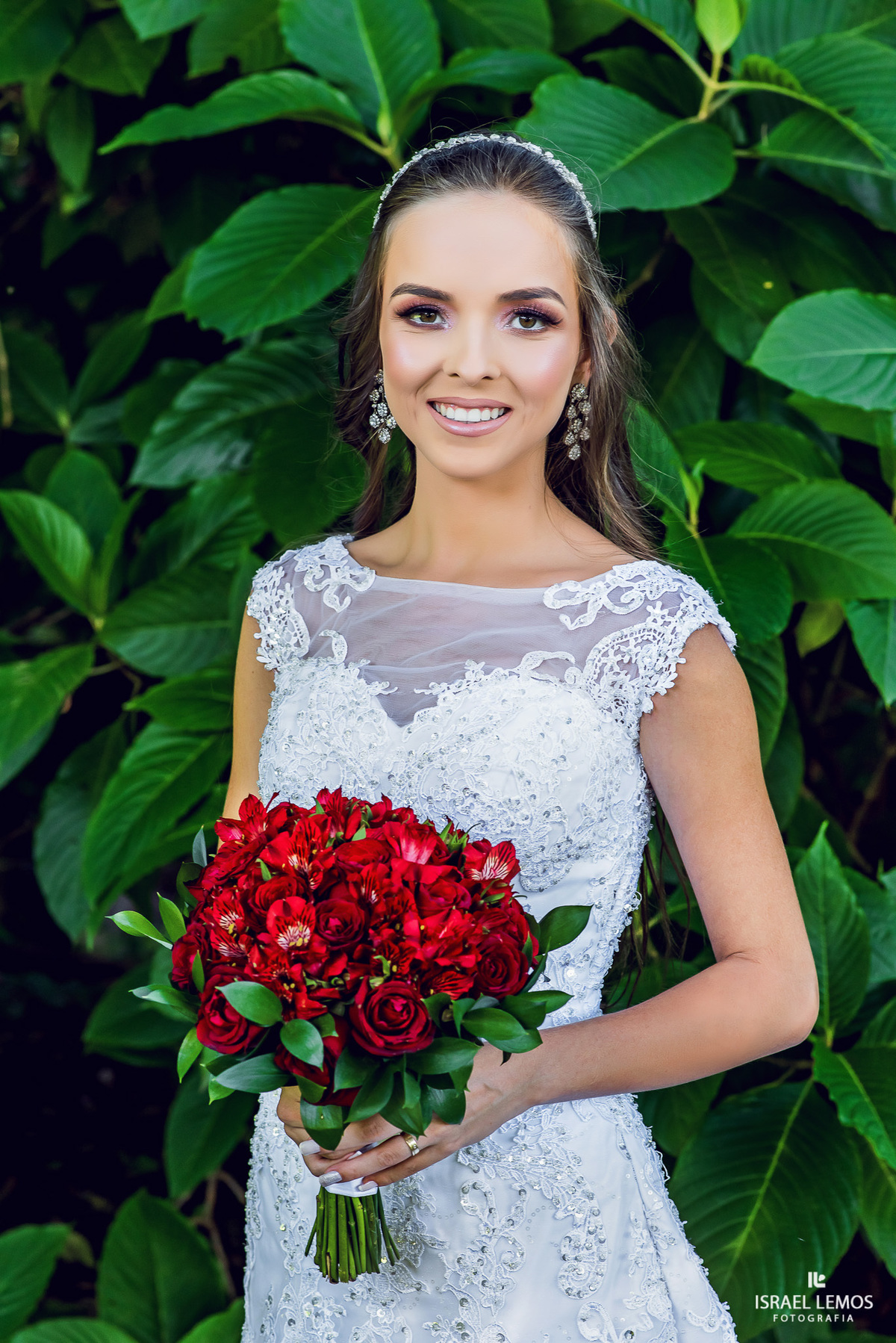 Casamento de Milena e Julio, realizado na Igreja Santo antonio na cidade de Igaratinga/MG, fotografia registrada pelo fotógrafo de casamento Israel Lemos.