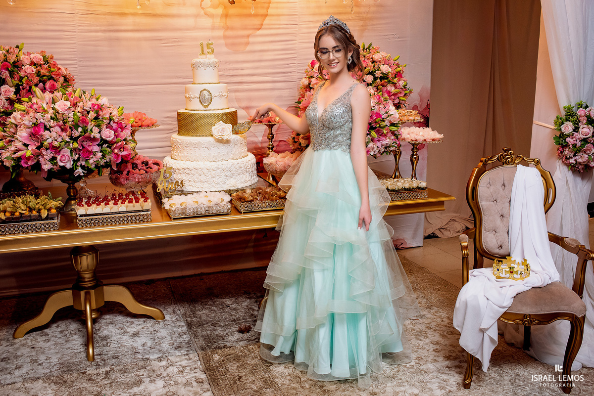 Fotos da debutanate julia no espaco Apice eventos com as fotos de Israel lemos fotografo de Para de minas MG 