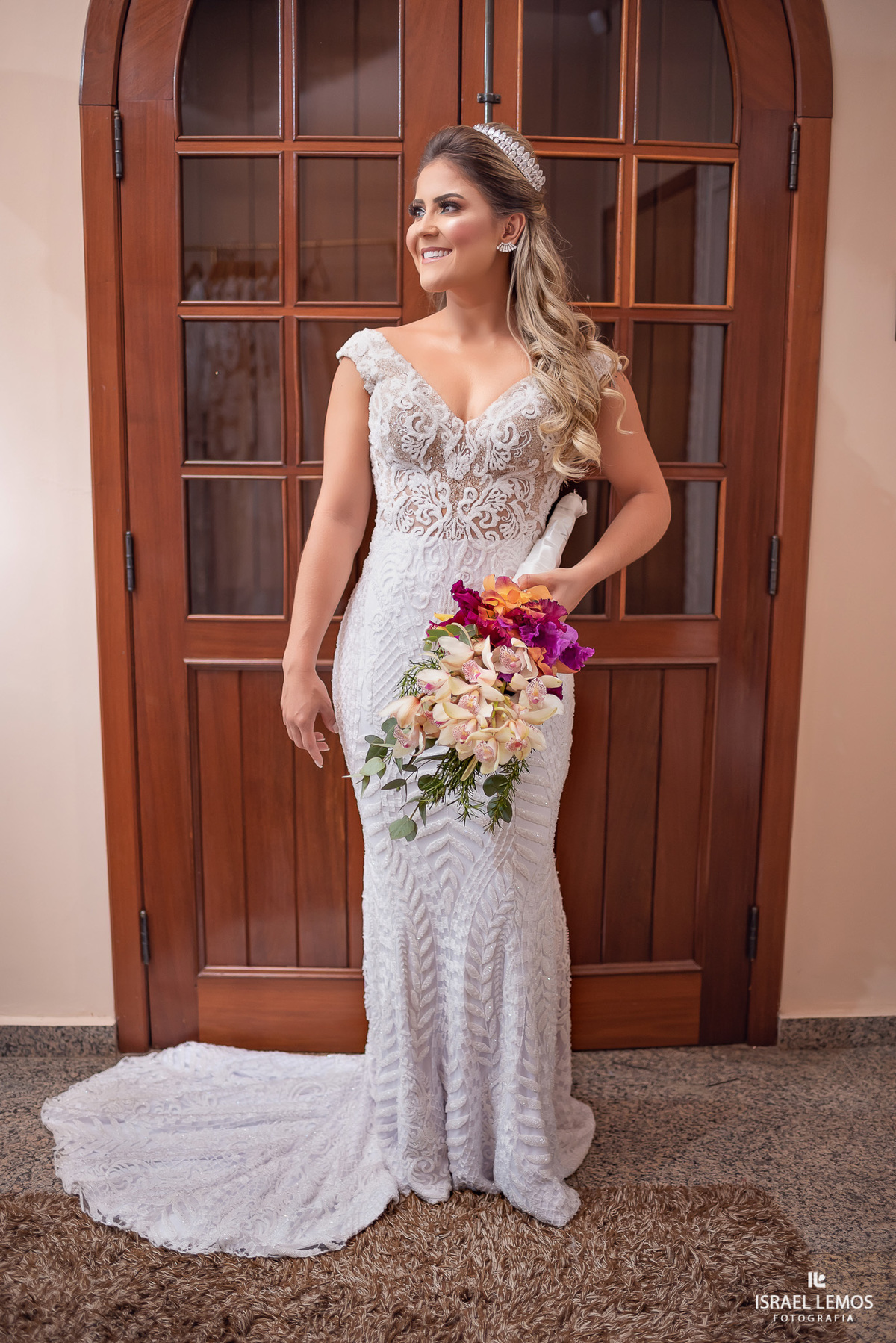 Casamento de Fran e junior realizado na Silmaria noivasna igreja sao francisco em cidade de Para de minas/MG, fotografia registrada pelo fotógrafo de casamento Israel Lemos.