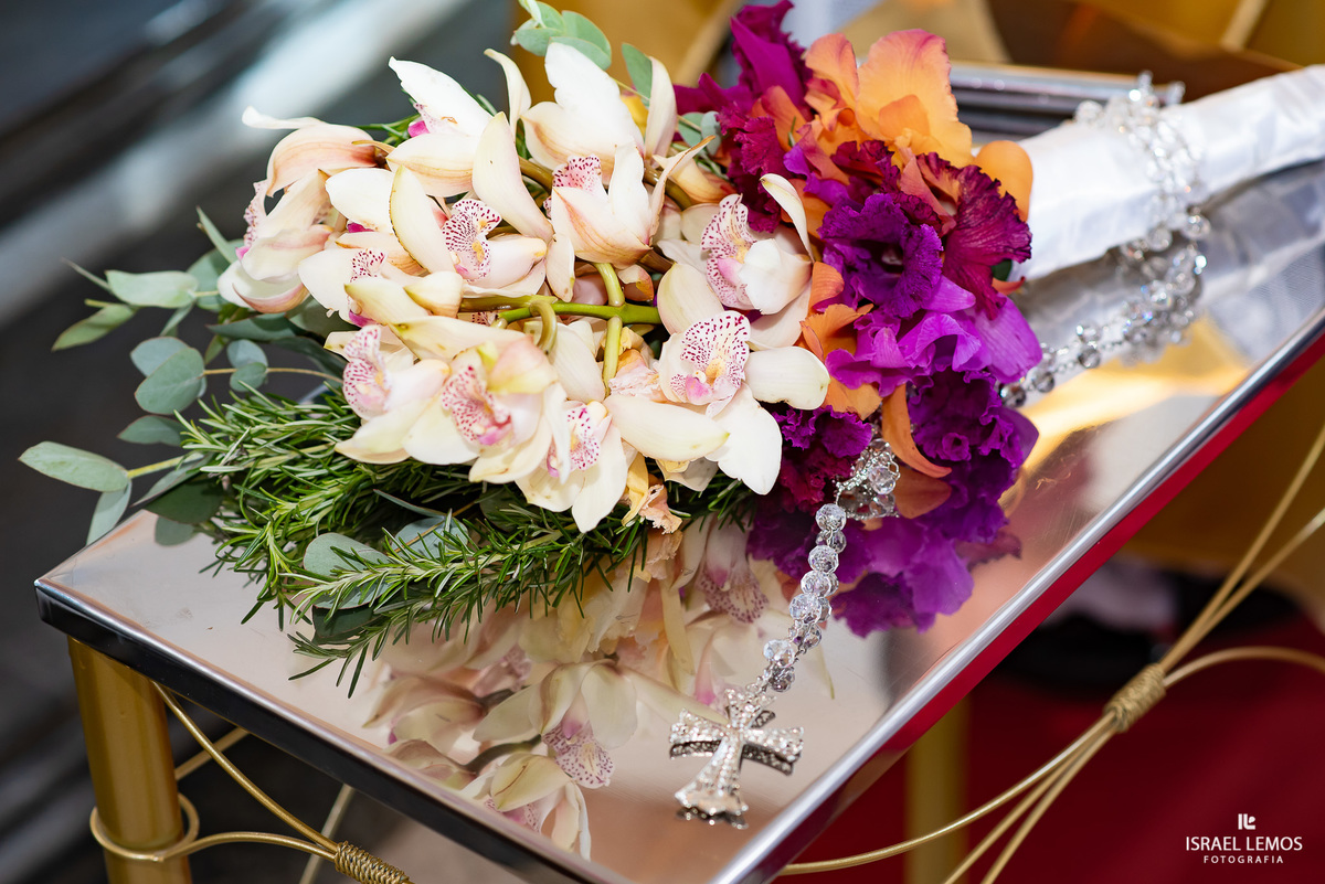 Casamento de Fran e junior realizado na Silmaria noivasna igreja sao francisco em cidade de Para de minas/MG, fotografia registrada pelo fotógrafo de casamento Israel Lemos.