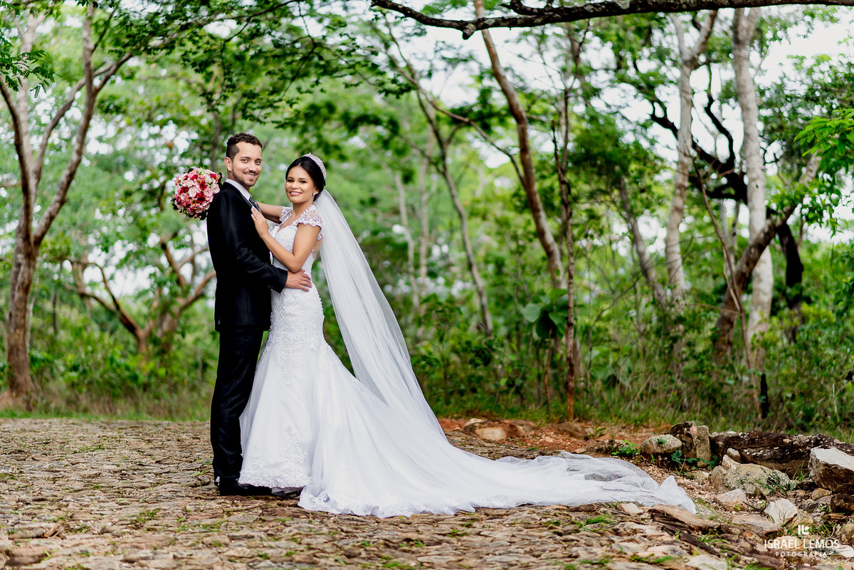 Casamento de Pablo e Isabele make de Betnia Diniz na cidade de Pitangui fotos na serra do cipo e fotografo cidade de Para de minas/MG, fotografia registrada pelo fotógrafo de casamento Israel Lemos.