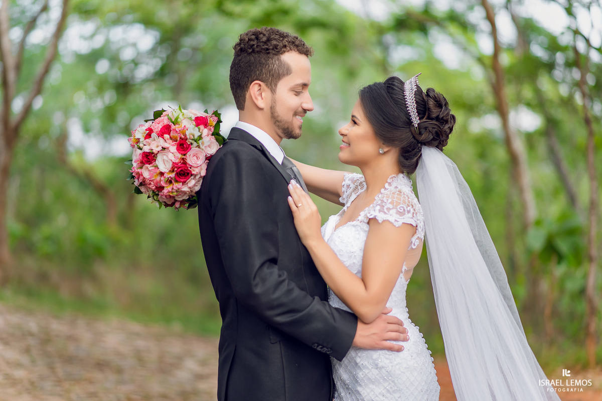Casamento de Pablo e Isabele make de Betnia Diniz na cidade de Pitangui fotos na serra do cipo e fotografo cidade de Para de minas/MG, fotografia registrada pelo fotógrafo de casamento Israel Lemos.