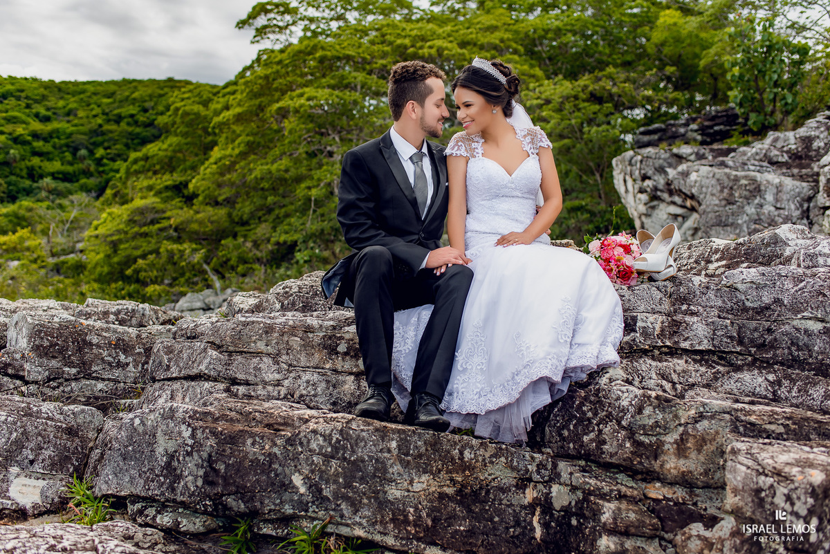 Casamento de Pablo e Isabele make de Betnia Diniz na cidade de Pitangui fotos na serra do cipo e fotografo cidade de Para de minas/MG, fotografia registrada pelo fotógrafo de casamento Israel Lemos.