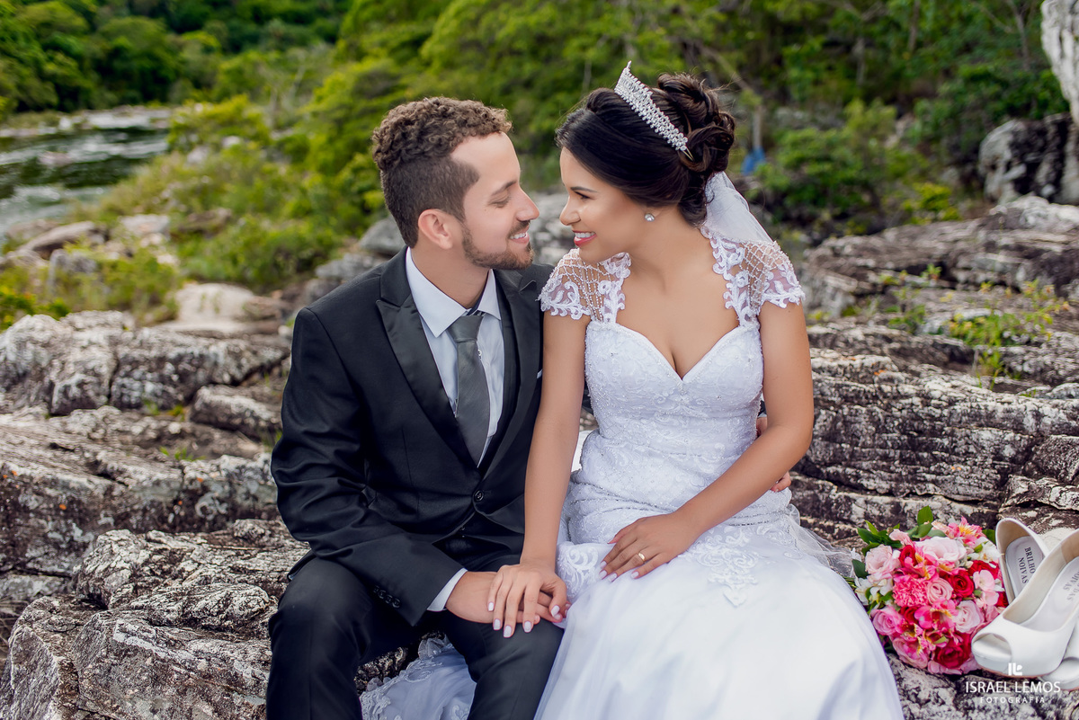 Casamento de Pablo e Isabele make de Betnia Diniz na cidade de Pitangui fotos na serra do cipo e fotografo cidade de Para de minas/MG, fotografia registrada pelo fotógrafo de casamento Israel Lemos.