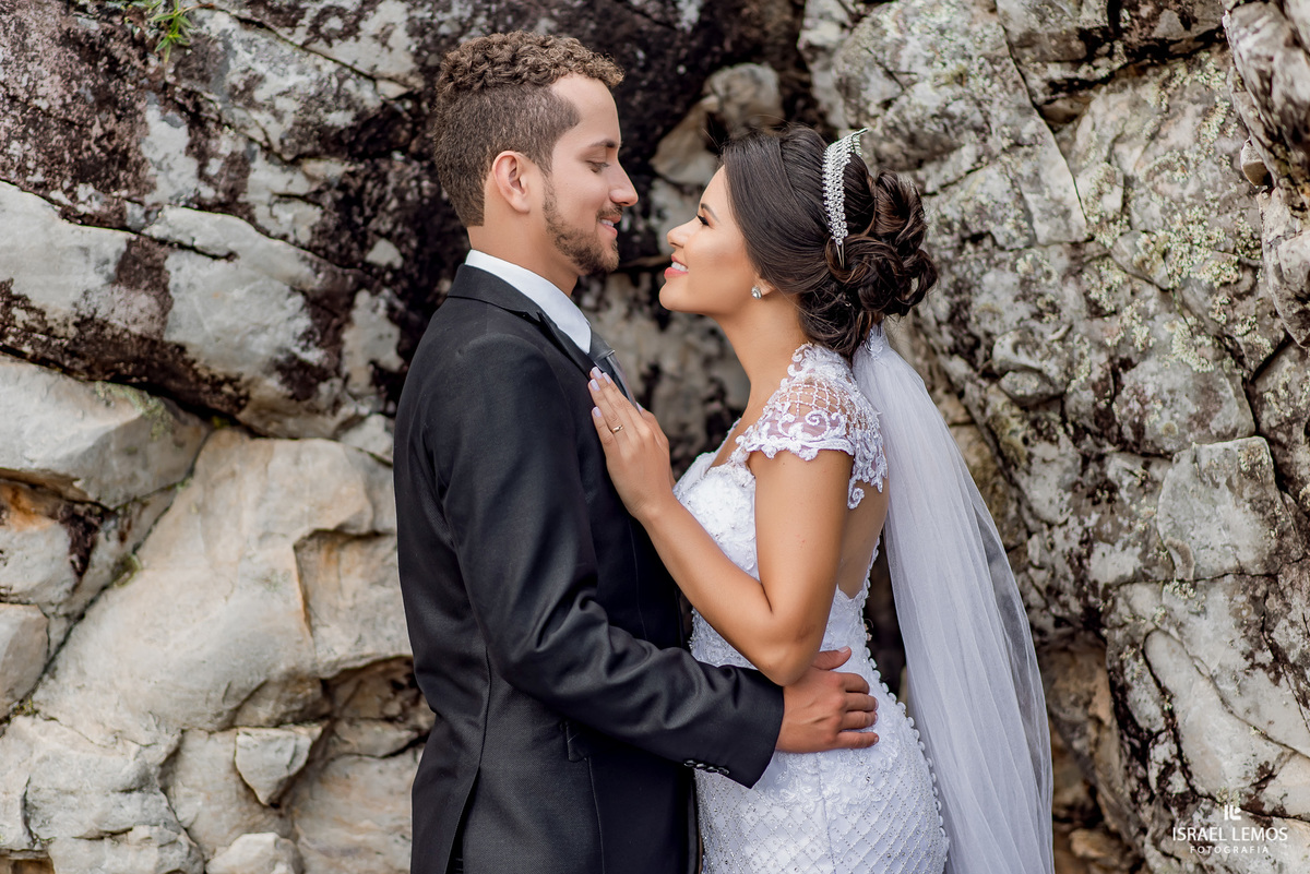 Casamento de Pablo e Isabele make de Betnia Diniz na cidade de Pitangui fotos na serra do cipo e fotografo cidade de Para de minas/MG, fotografia registrada pelo fotógrafo de casamento Israel Lemos.