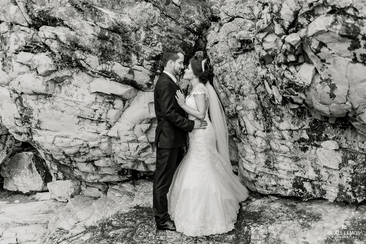 Casamento de Pablo e Isabele make de Betnia Diniz na cidade de Pitangui fotos na serra do cipo e fotografo cidade de Para de minas/MG, fotografia registrada pelo fotógrafo de casamento Israel Lemos.