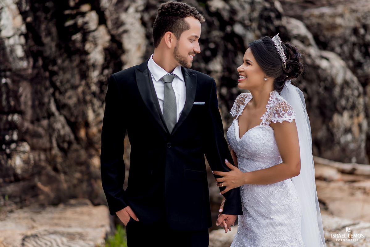 Casamento de Pablo e Isabele make de Betnia Diniz na cidade de Pitangui fotos na serra do cipo e fotografo cidade de Para de minas/MG, fotografia registrada pelo fotógrafo de casamento Israel Lemos.