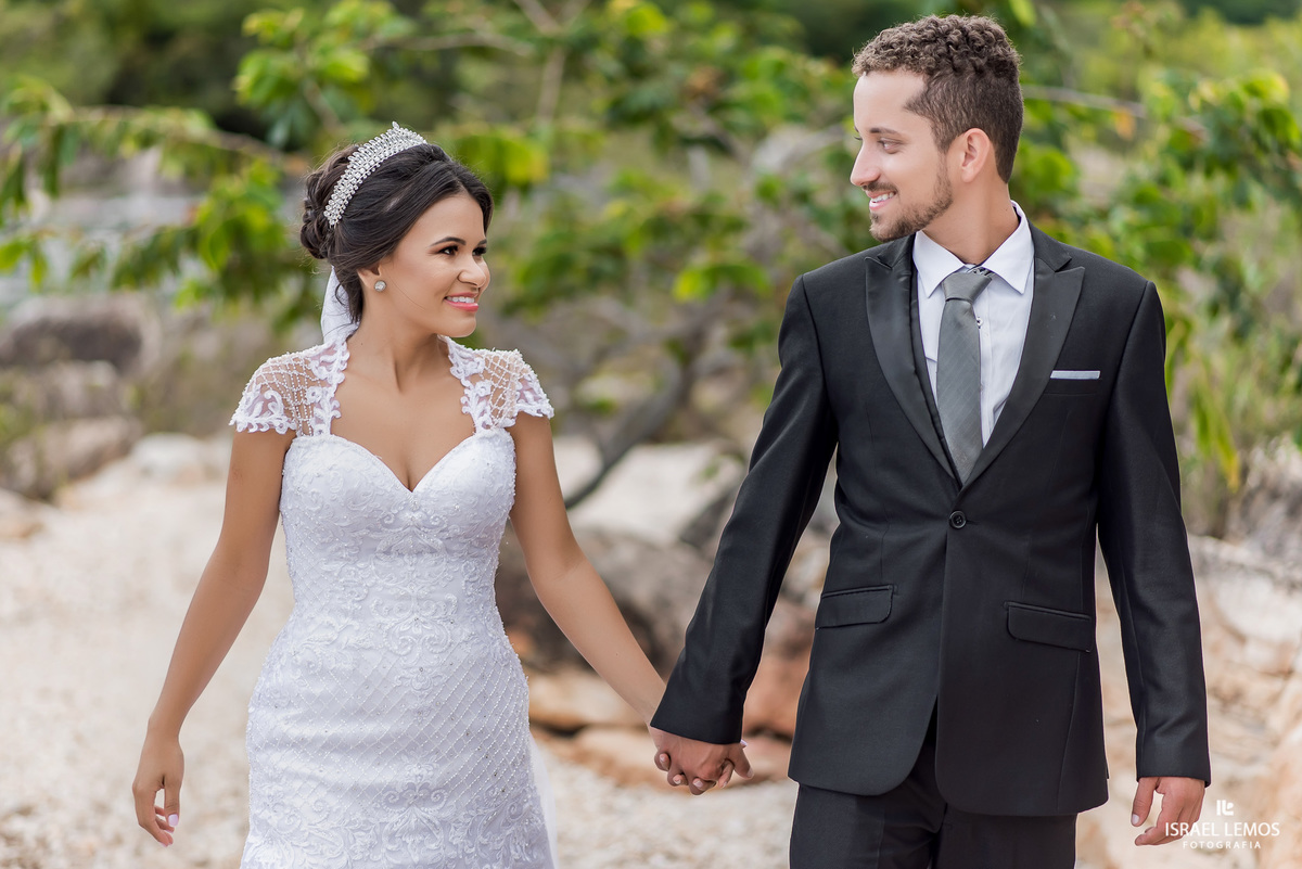 Casamento de Pablo e Isabele make de Betnia Diniz na cidade de Pitangui fotos na serra do cipo e fotografo cidade de Para de minas/MG, fotografia registrada pelo fotógrafo de casamento Israel Lemos.