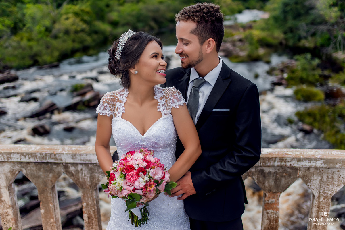 Casamento de Pablo e Isabele make de Betnia Diniz na cidade de Pitangui fotos na serra do cipo e fotografo cidade de Para de minas/MG, fotografia registrada pelo fotógrafo de casamento Israel Lemos.