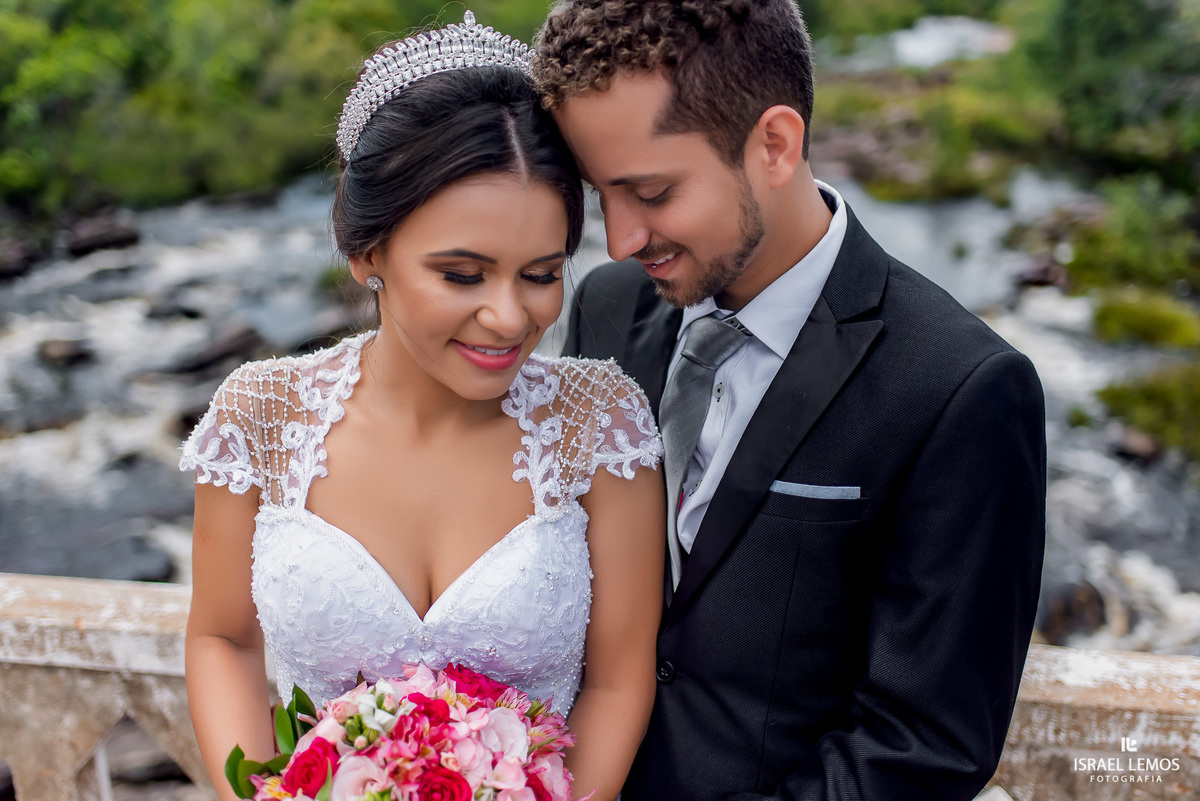 Casamento de Pablo e Isabele make de Betnia Diniz na cidade de Pitangui fotos na serra do cipo e fotografo cidade de Para de minas/MG, fotografia registrada pelo fotógrafo de casamento Israel Lemos.