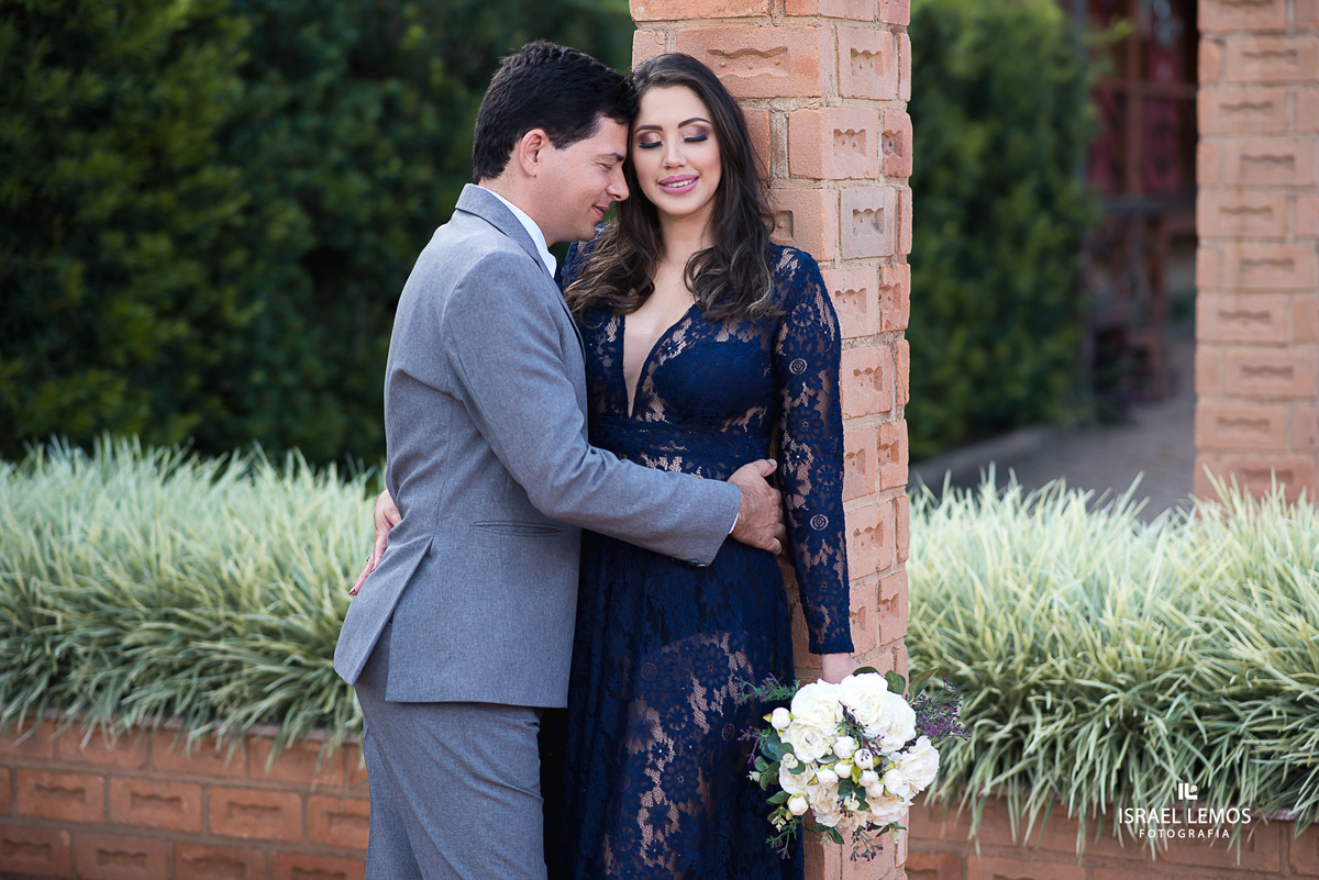 fotos de pre casamento de Rafaellem e sargento Marcelo  da stima vila do ouro da cidade de pitangui fotos no shangrila e fotografo cidade de Para de minas/MG, fotografia registrada pelo fotógrafo de casamento Israel Lemos. e Produção de Tamara oliveira 