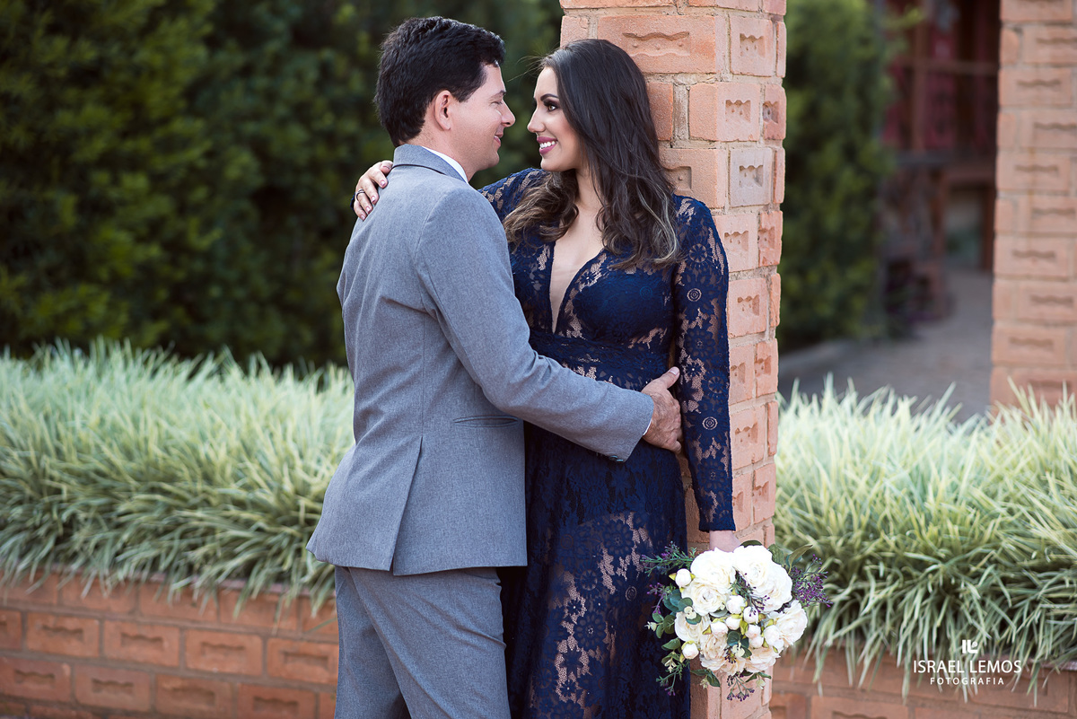 fotos de pre casamento de Rafaellem e sargento Marcelo  da stima vila do ouro da cidade de pitangui fotos no shangrila e fotografo cidade de Para de minas/MG, fotografia registrada pelo fotógrafo de casamento Israel Lemos. e Produção de Silmaria oliveira 