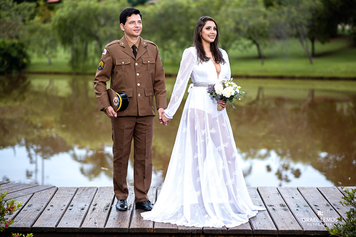 fotos de pre casamento de Rafaellem e sargento Marcelo  da stima vila do ouro da cidade de pitangui fotos no shangrila e fotografo cidade de Para de minas/MG, fotografia registrada pelo fotógrafo de casamento Israel Lemos. e Produção de Silmaria oliveira 