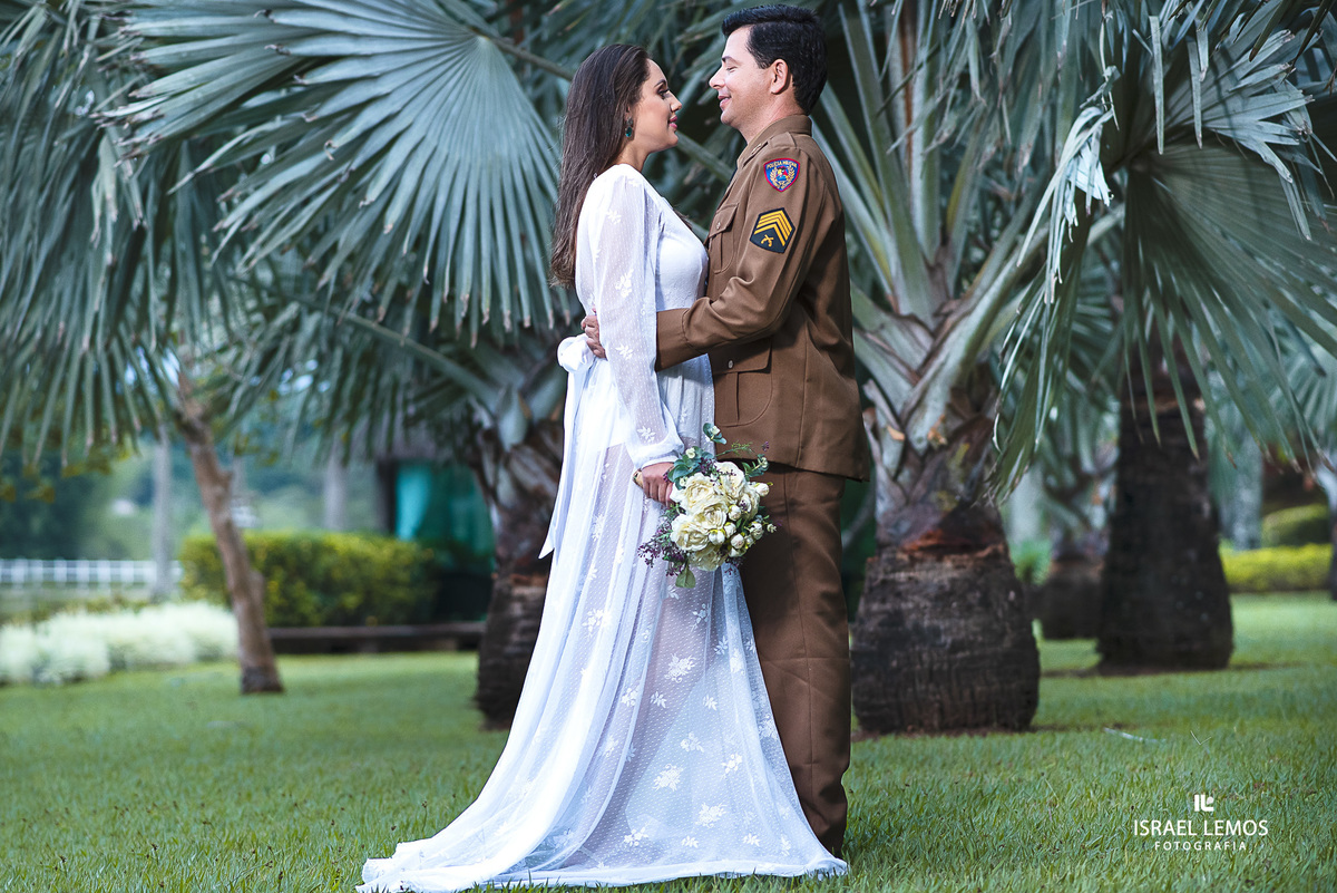 fotos de pre casamento de Rafaellem e sargento Marcelo  da stima vila do ouro da cidade de pitangui fotos no shangrila e fotografo cidade de Para de minas/MG, fotografia registrada pelo fotógrafo de casamento Israel Lemos. e Produção de Silmaria oliveira 