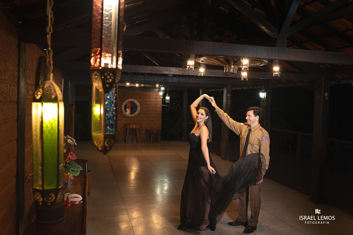 fotos de pre casamento de Rafaellem e sargento Marcelo  da stima vila do ouro da cidade de pitangui fotos no shangrila e fotografo cidade de Para de minas/MG, fotografia registrada pelo fotógrafo de casamento Israel Lemos. e Produção de Silmaria oliveira 