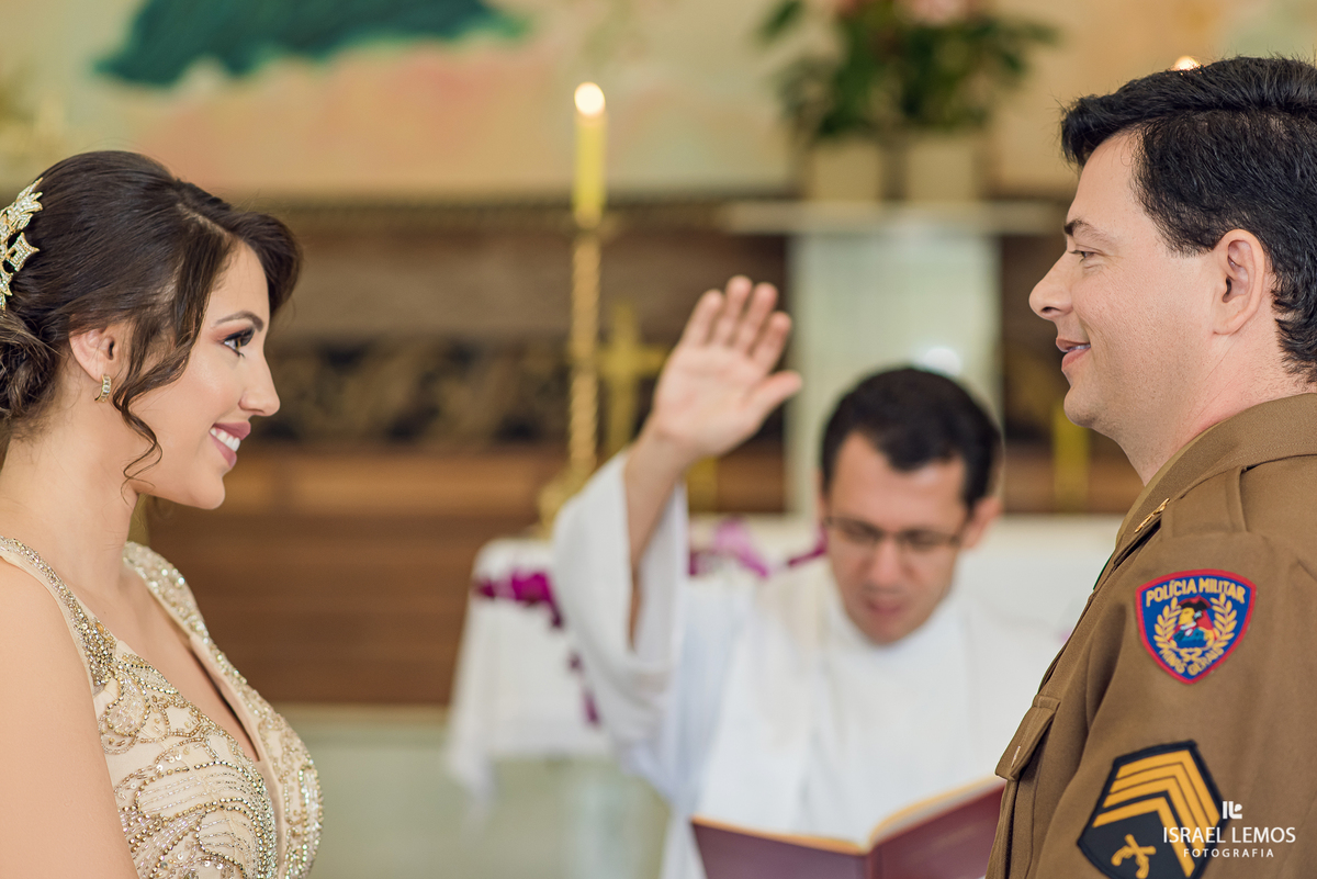 fotos do casamento de Rafaellem e sargento Marcelo  da setima vila do ouro da cidade de pitangui fotos  e fotografo cidade de Para de minas/MG, fotografia registrada pelo fotógrafo de casamento Israel Lemos. e Produção de Tamara oliveira 