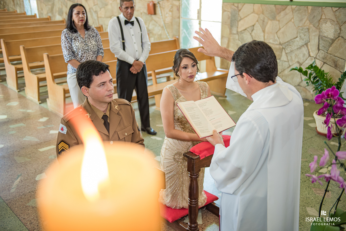 fotos do casamento de Rafaellem e sargento Marcelo  da setima vila do ouro da cidade de pitangui fotos  e fotografo cidade de Para de minas/MG, fotografia registrada pelo fotógrafo de casamento Israel Lemos. e Produção de Tamara oliveira 