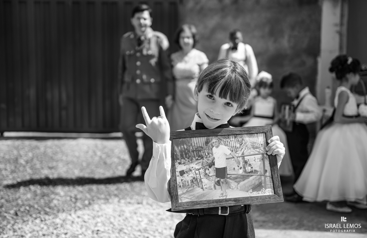 fotos do casamento de Rafaellem e sargento Marcelo  da setima vila do ouro da cidade de pitangui fotos  e fotografo cidade de Para de minas/MG, fotografia registrada pelo fotógrafo de casamento Israel Lemos. e Produção de Tamara oliveira 