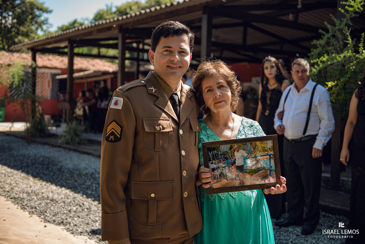 fotos do casamento de Rafaellem e sargento Marcelo  da setima vila do ouro da cidade de pitangui fotos  e fotografo cidade de Para de minas/MG, fotografia registrada pelo fotógrafo de casamento Israel Lemos. e Produção de Tamara oliveira 