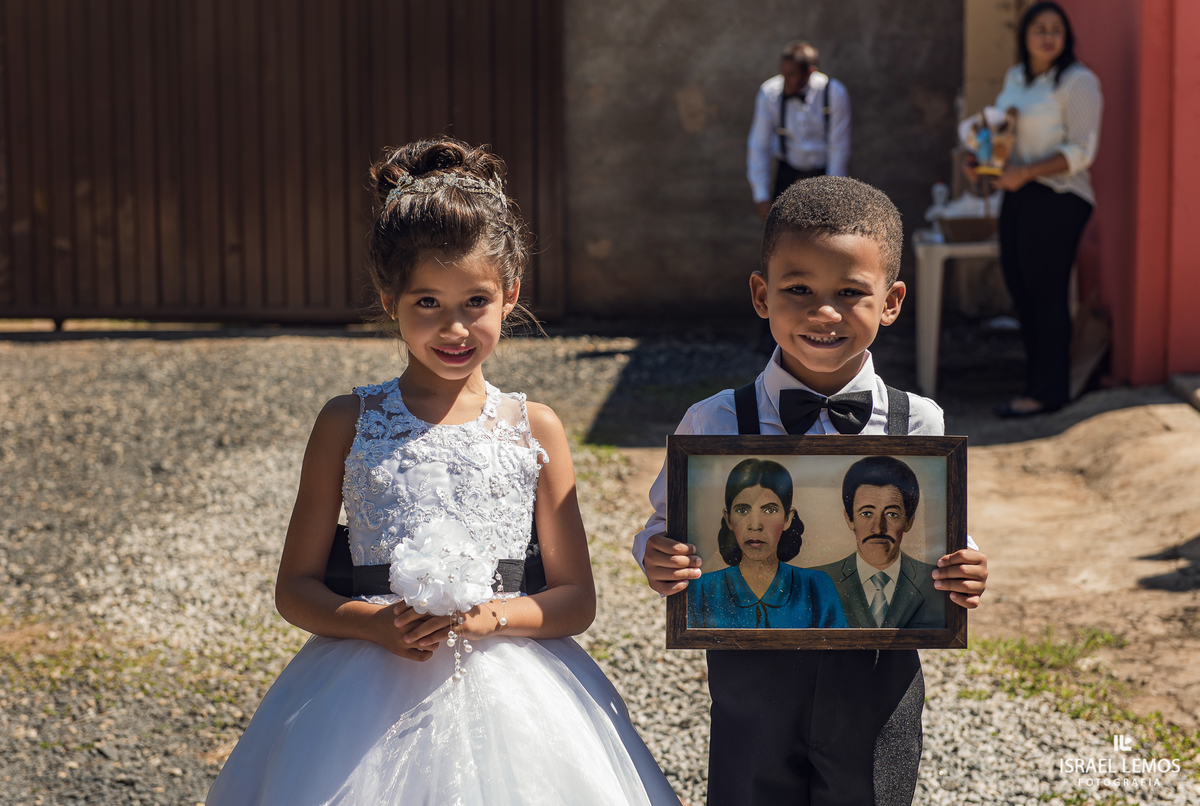 fotos do casamento de Rafaellem e sargento Marcelo  da setima vila do ouro da cidade de pitangui fotos  e fotografo cidade de Para de minas/MG, fotografia registrada pelo fotógrafo de casamento Israel Lemos. e Produção de Tamara oliveira 
