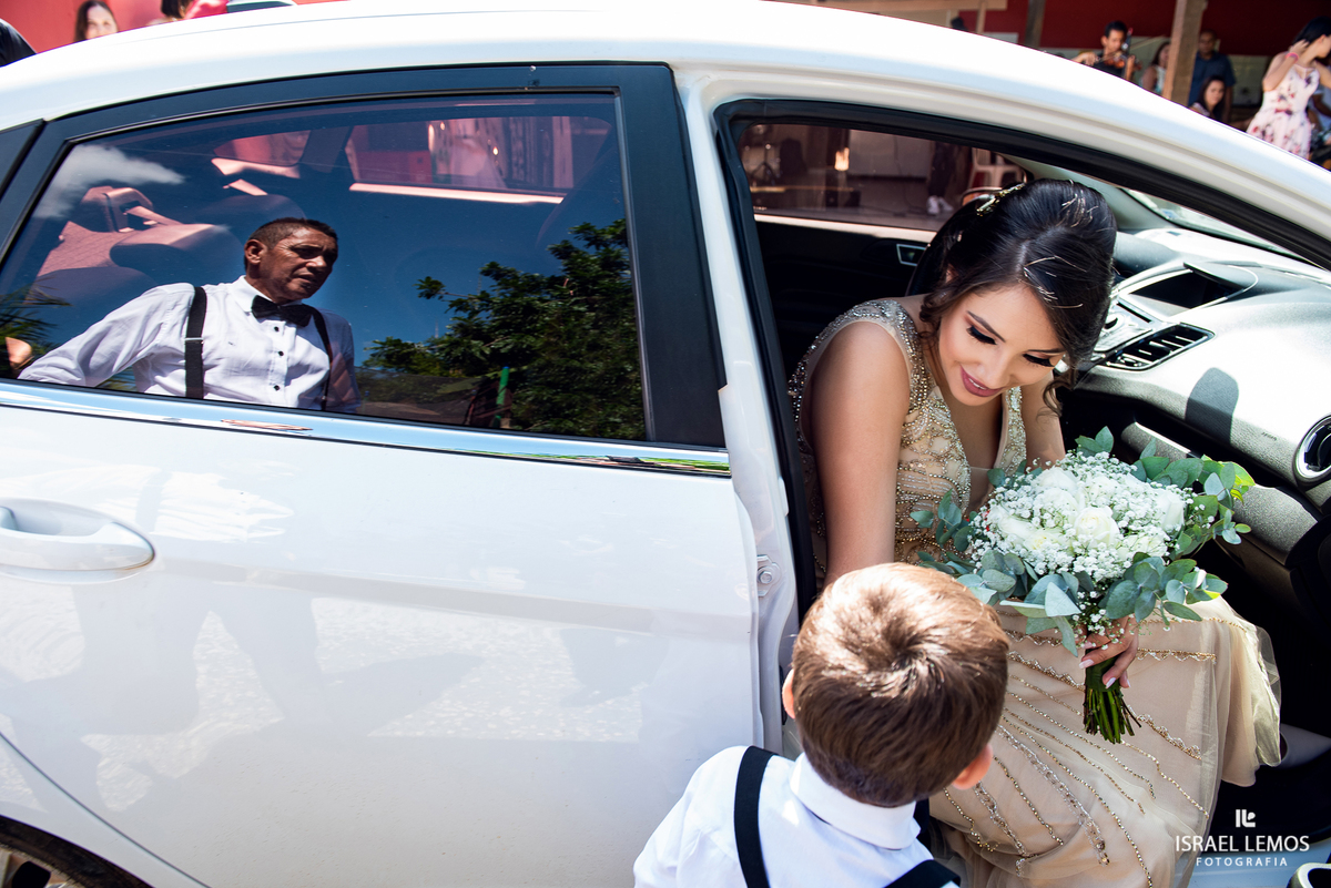 fotos do casamento de Rafaellem e sargento Marcelo  da setima vila do ouro da cidade de pitangui fotos  e fotografo cidade de Para de minas/MG, fotografia registrada pelo fotógrafo de casamento Israel Lemos. e Produção de Tamara oliveira 