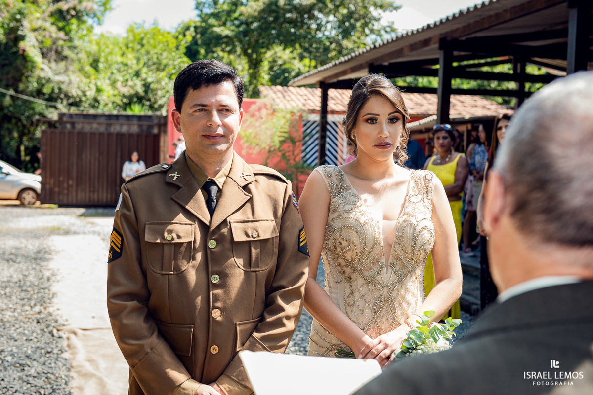 fotos do casamento de Rafaellem e sargento Marcelo  da setima vila do ouro da cidade de pitangui fotos  e fotografo cidade de Para de minas/MG, fotografia registrada pelo fotógrafo de casamento Israel Lemos. e Produção de Tamara oliveira 