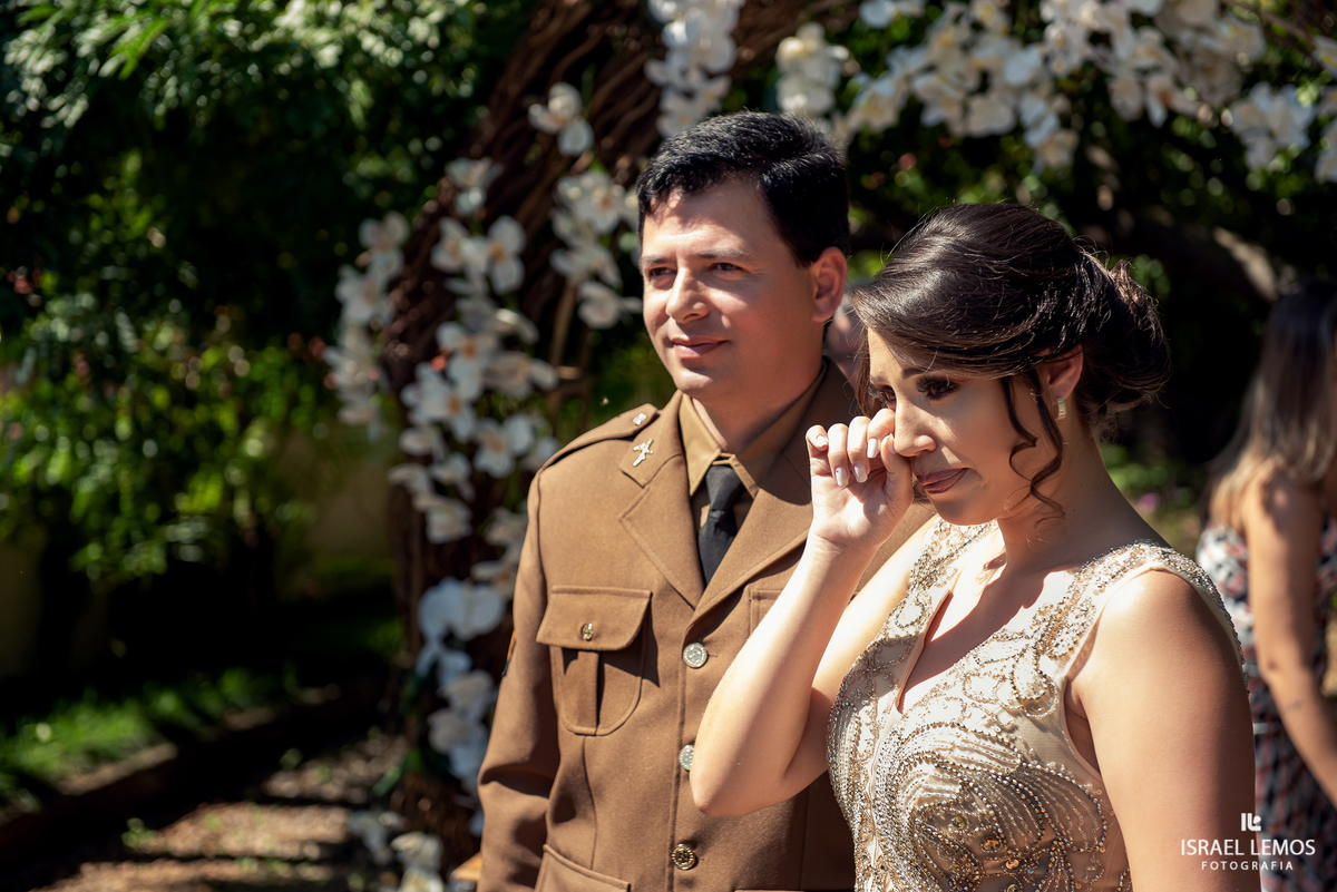 fotos do casamento de Rafaellem e sargento Marcelo  da setima vila do ouro da cidade de pitangui fotos  e fotografo cidade de Para de minas/MG, fotografia registrada pelo fotógrafo de casamento Israel Lemos. e Produção de Tamara oliveira 