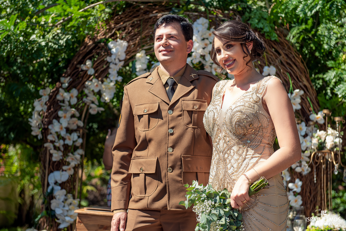 fotos do casamento de Rafaellem e sargento Marcelo  da setima vila do ouro da cidade de pitangui fotos  e fotografo cidade de Para de minas/MG, fotografia registrada pelo fotógrafo de casamento Israel Lemos. e Produção de Tamara oliveira 