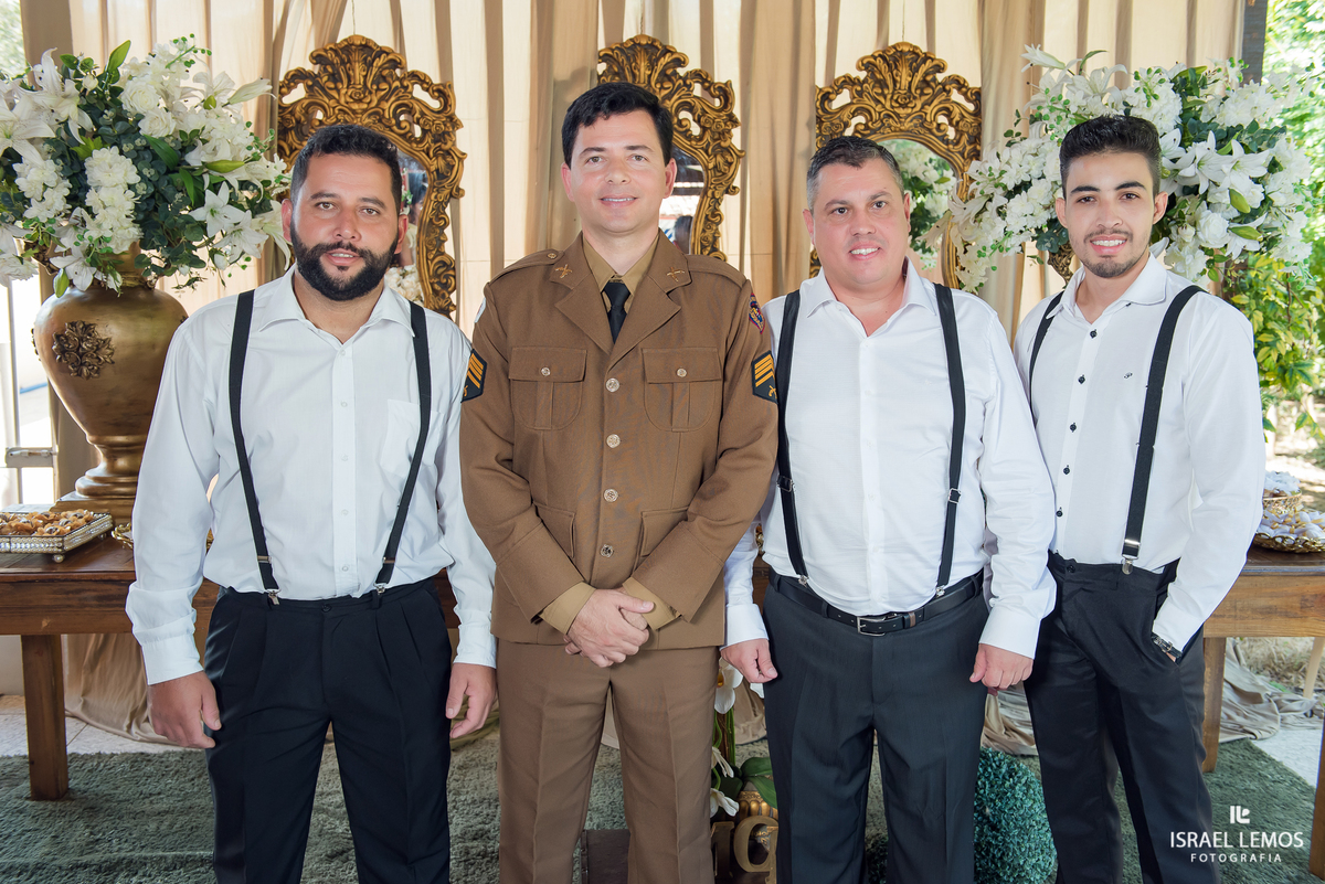 fotos do casamento de Rafaellem e sargento Marcelo  da setima vila do ouro da cidade de pitangui fotos  e fotografo cidade de Para de minas/MG, fotografia registrada pelo fotógrafo de casamento Israel Lemos. e Produção de Tamara oliveira 
