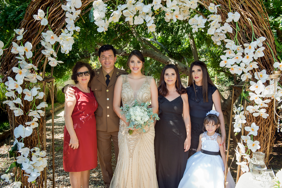 fotos do casamento de Rafaellem e sargento Marcelo  da setima vila do ouro da cidade de pitangui fotos  e fotografo cidade de Para de minas/MG, fotografia registrada pelo fotógrafo de casamento Israel Lemos. e Produção de Tamara oliveira 