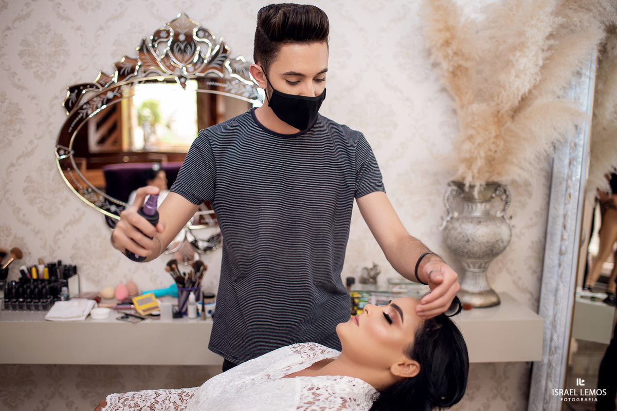 Casamento de Tahina e Fabricio realizado na Silmaria noivas na igreja maratona em cidade de Para de minas/MG, fotografia registrada com make de Dionizio pelo fotógrafo de casamento Israel Lemos.