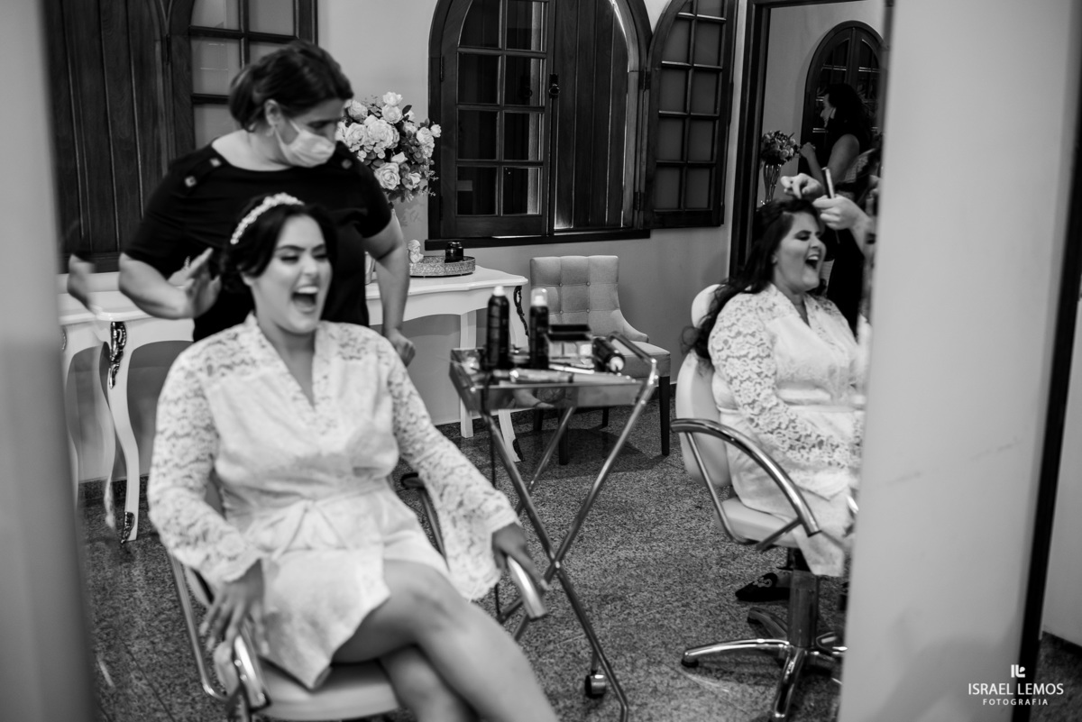 Casamento de Tahina e Fabricio realizado na Silmaria noivas na igreja maratona em cidade de Para de minas/MG, fotografia registrada com make de Dionizio pelo fotógrafo de casamento Israel Lemos.