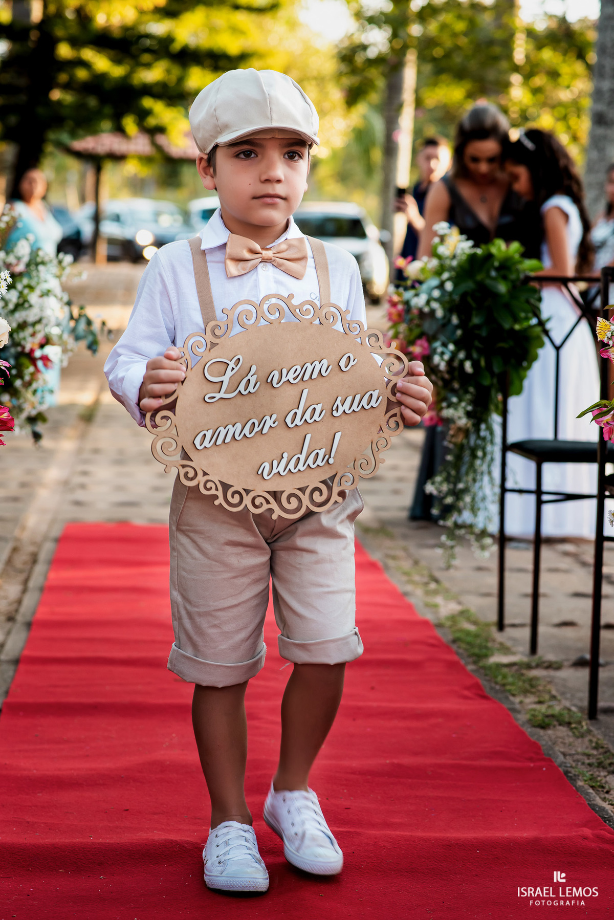 Casamento de Tahina e Fabricio realizado na Silmaria noivas na igreja maratona em cidade de Para de minas/MG, fotografia registrada com make de Dionizio pelo fotógrafo de casamento Israel Lemos.