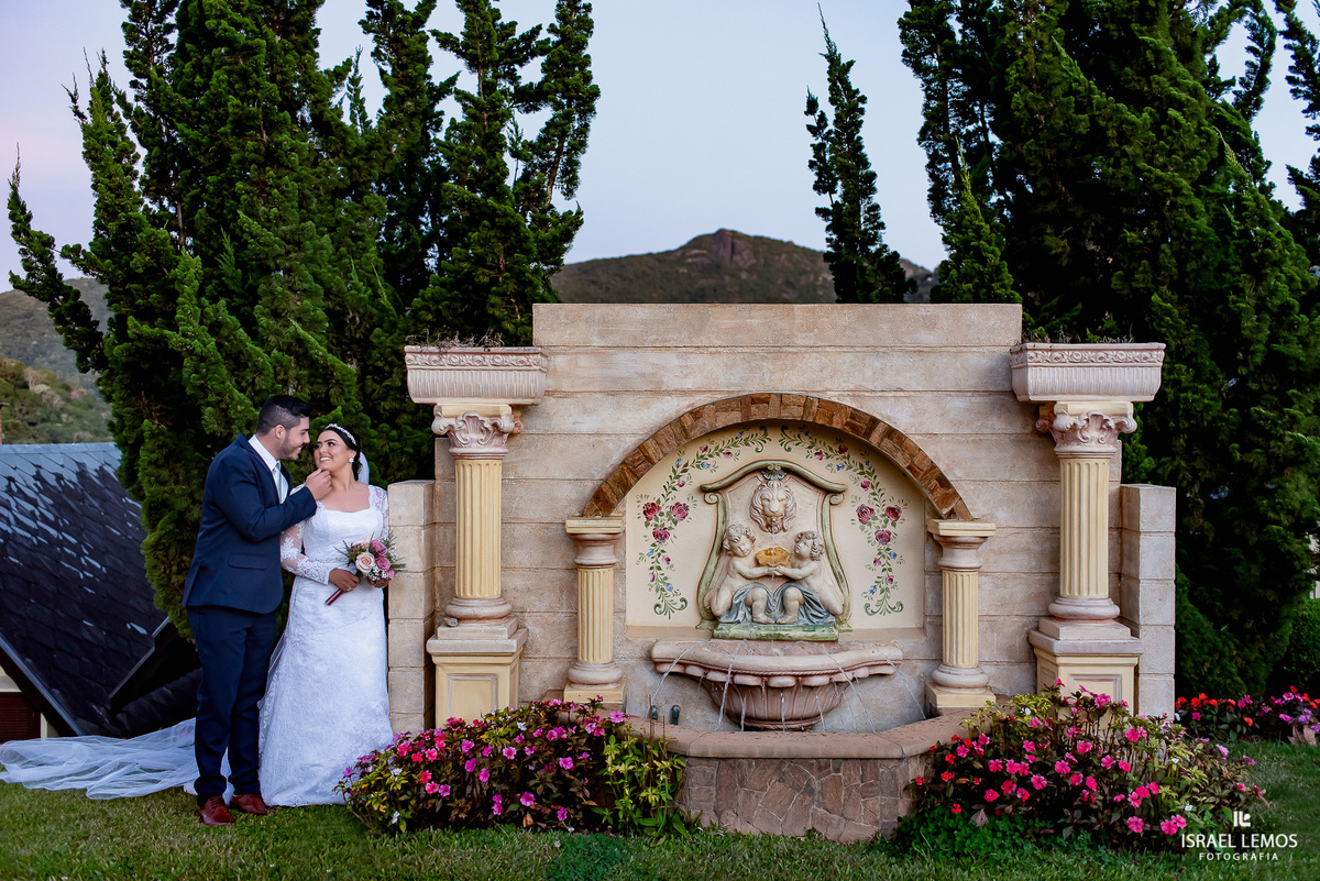 fotos de save the date pre casamento na cidade de Monte Verde pelo fotografo Israel Lemos 