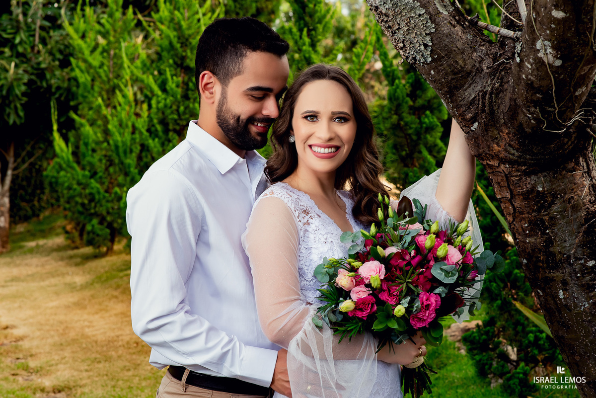 Fotografo de casamentos da cidade de Para de minas e região casal Ian e Carol da cidade vizinha  com produção de roupa de maquiagem by Paulo Vasconcelos foto e video para casamento
Buque de Gra decor