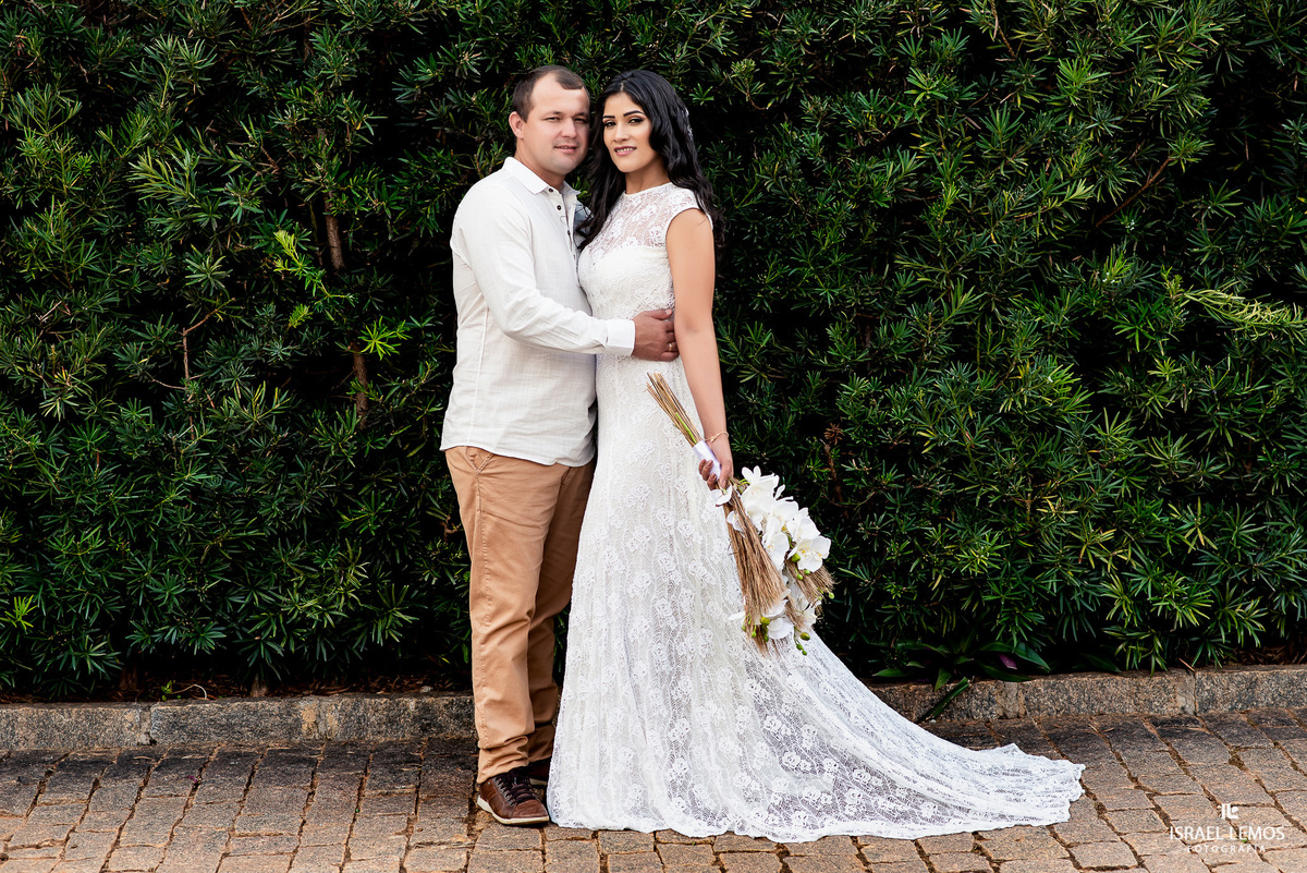 Fotografo de casamentos da cidade de Para de minas e região casal Mariana e Ramon da cidade vizinha de Pitangui   com produção de roupa de maquiagem by Carlos nogueira foto e video para casamento