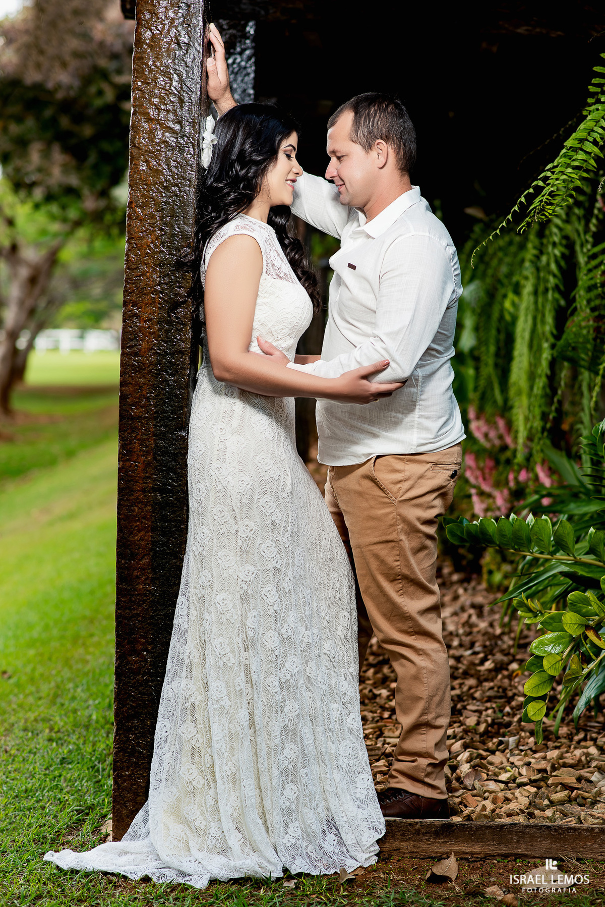 Fotografo de casamentos da cidade de Para de minas e região casal Mariana e Ramon da cidade vizinha de Pitangui   com produção de roupa de maquiagem by Carlos nogueira foto e video para casamento