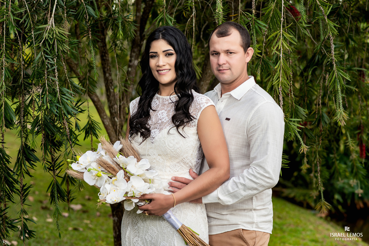 Fotografo de casamentos da cidade de Para de minas e região casal Mariana e Ramon da cidade vizinha de Pitangui   com produção de roupa de maquiagem by Carlos nogueira foto e video para casamento