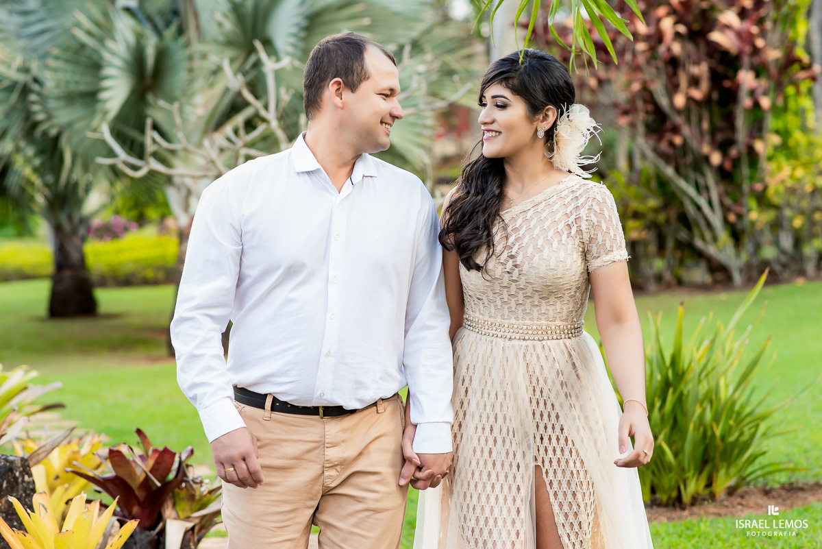 Fotografo de casamentos da cidade de Para de minas e região casal Mariana e Ramon da cidade vizinha de Pitangui   com produção de roupa de maquiagem by Carlos nogueira foto e video para casamento
