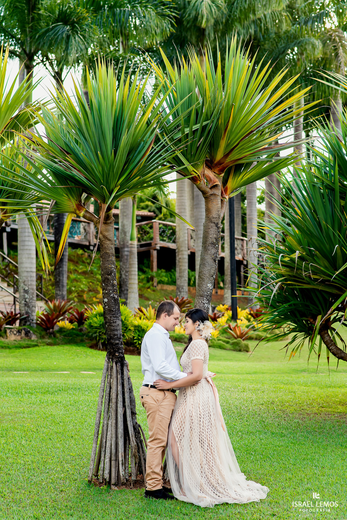Fotografo de casamentos da cidade de Para de minas e região casal Mariana e Ramon da cidade vizinha de Pitangui   com produção de roupa de maquiagem by Carlos nogueira foto e video para casamento