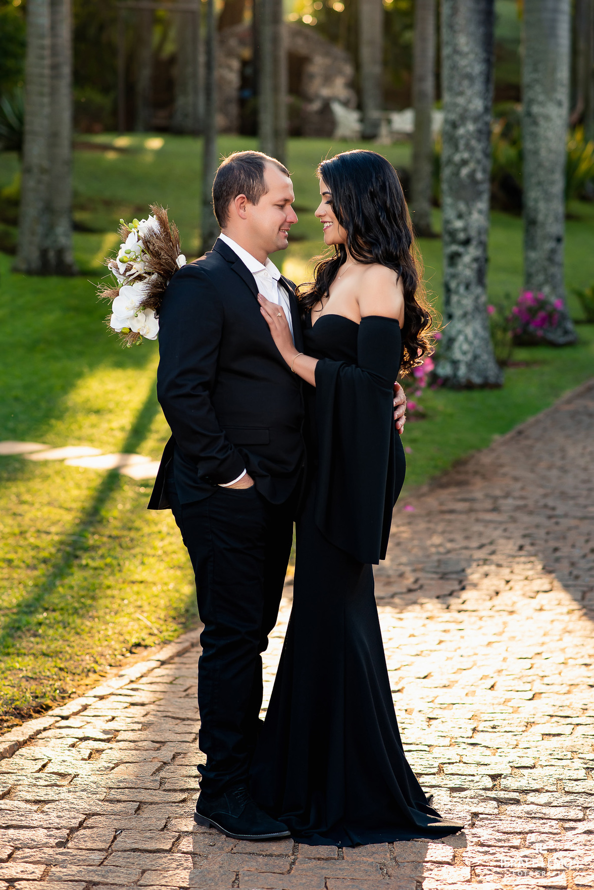 Fotografo de casamentos da cidade de Para de minas e região casal Mariana e Ramon da cidade vizinha de Pitangui   com produção de roupa de maquiagem by Carlos nogueira foto e video para casamento
