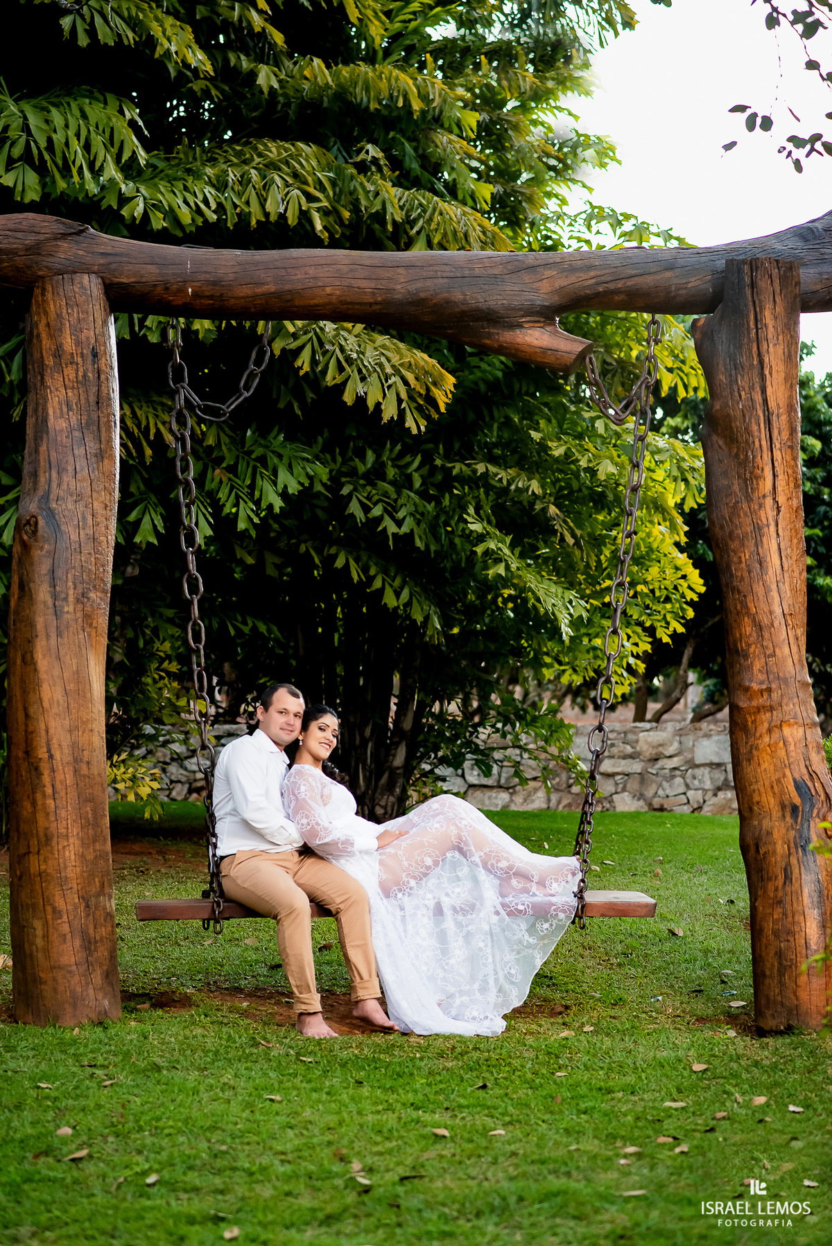 Fotografo de casamentos da cidade de Para de minas e região casal Mariana e Ramon da cidade vizinha de Pitangui   com produção de roupa de maquiagem by Carlos nogueira foto e video para casamento