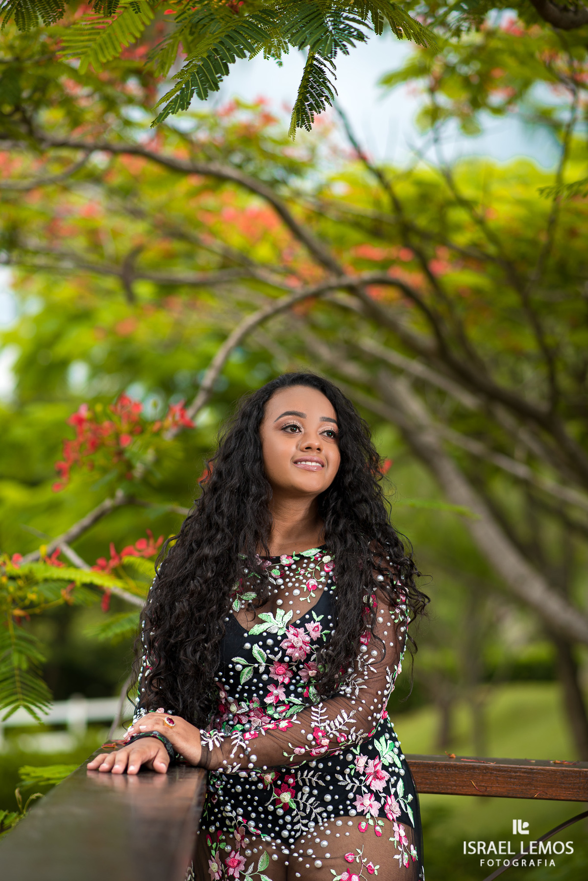 fotos de debutante Confira o video clip de 15 anos de Bruna uma menina super alto astral, o espaço escolhido foi o Shangrila em Mateus Lemes MG. #15Anos #IsraelLemos

Produção: Tamara Oliveira
Espaço: Shangrila