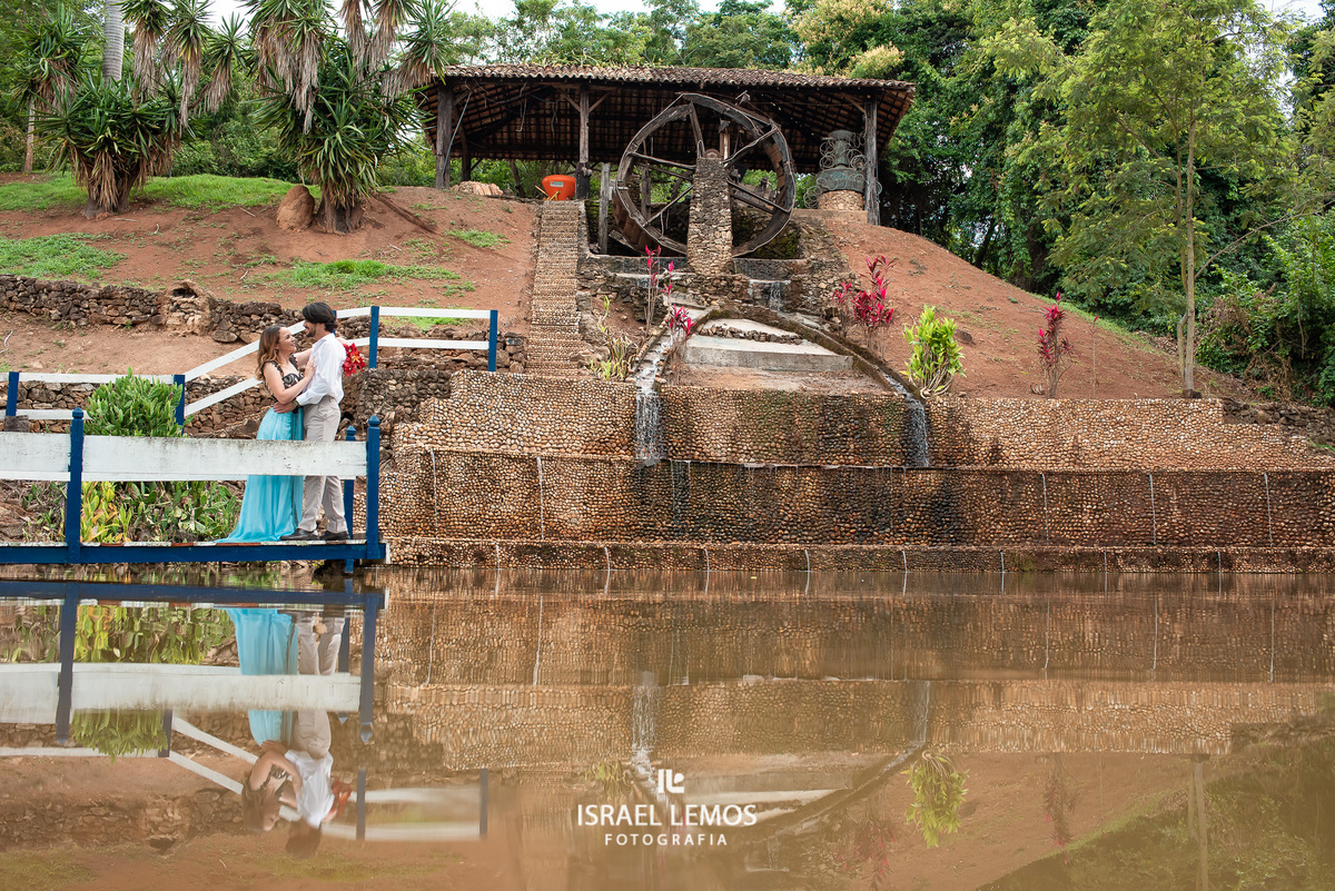 O GOVERNADOR BENEDITO VALADARES: DE NOSSA REGIÃO PARA O BRASIL
FLORESTAL | CONTOS E CAUSOS

 VOLTAR
Nasceu na Fazenda Machadão, hoje Fazenda Cachoeira, município de Florestal, em 04/12/1892. Era filho de Domingos Justino Ribeiro e Antônia Valadares Ribeir